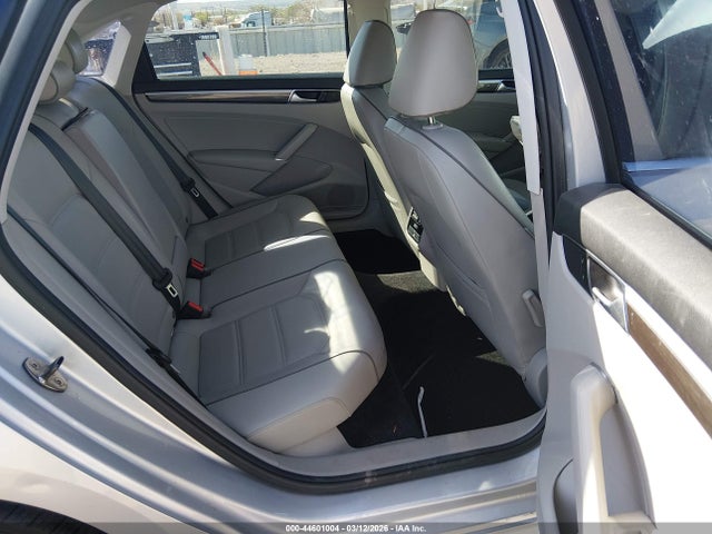 1VWBT7A34GC042808 Volkswagen Passat 1.8t Se
