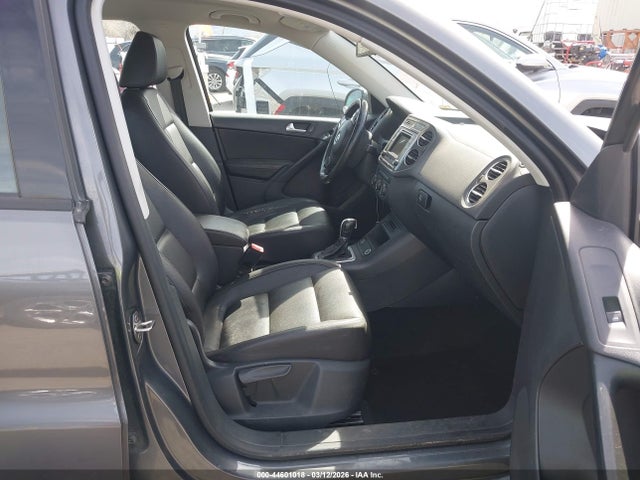 2016 VOLKSWAGEN TIGUAN WVGAV7AX6GW558612 Photo 4