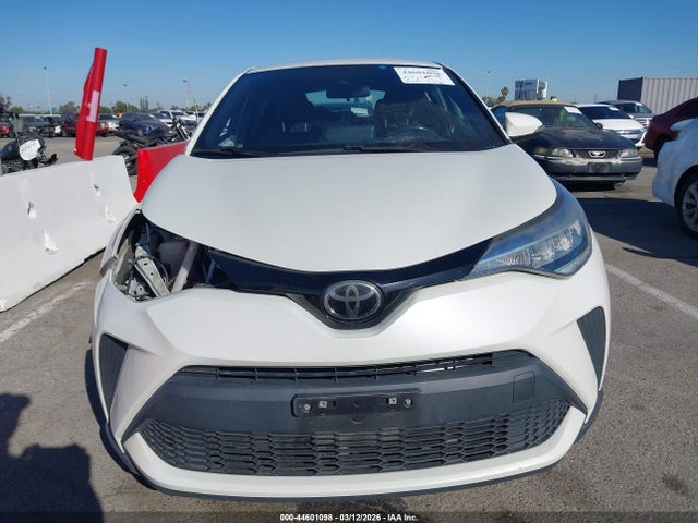 Toyota C-HR XLE 2021 NMTKHMBX9MR128208 Image 13