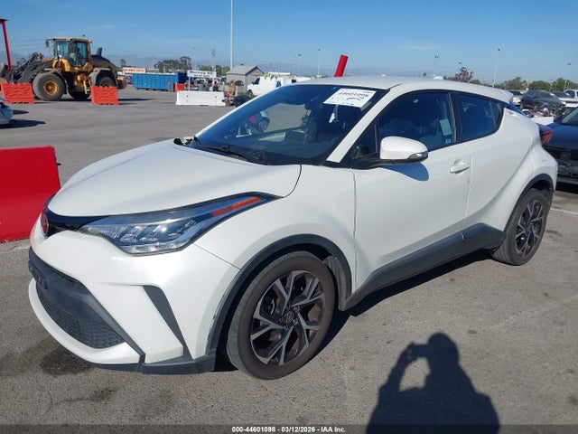 Toyota C-HR XLE 2021 NMTKHMBX9MR128208 Image 2
