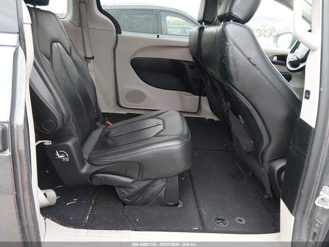 44601151 :رقم المزاد ، 2C4RC1BGXHR642144 vin ، 2017 Chrysler Pacifica Touring-l مزاد بيع