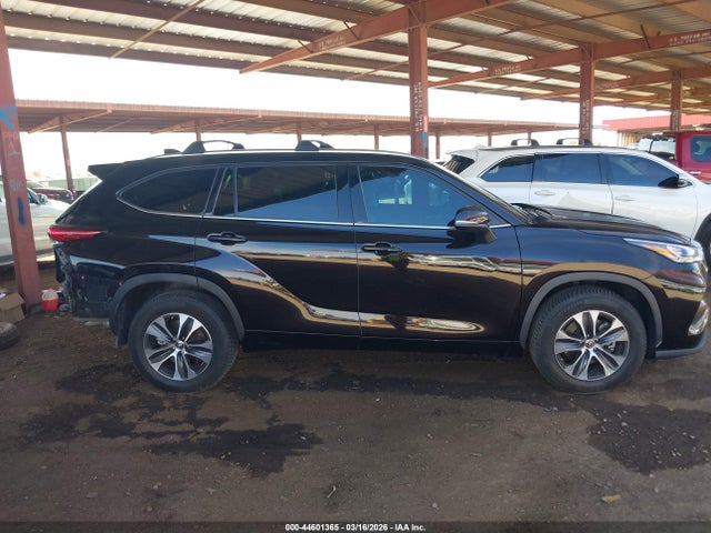 5TDHZRAH1LS018901 Toyota Highlander Xle