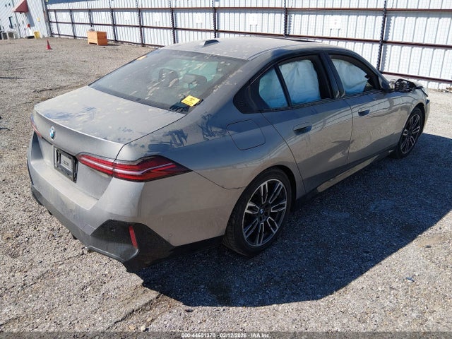 44601370 :رقم المزاد ، WBA43FJ0XRCS73661 vin ، 2024 Bmw 530 I مزاد بيع