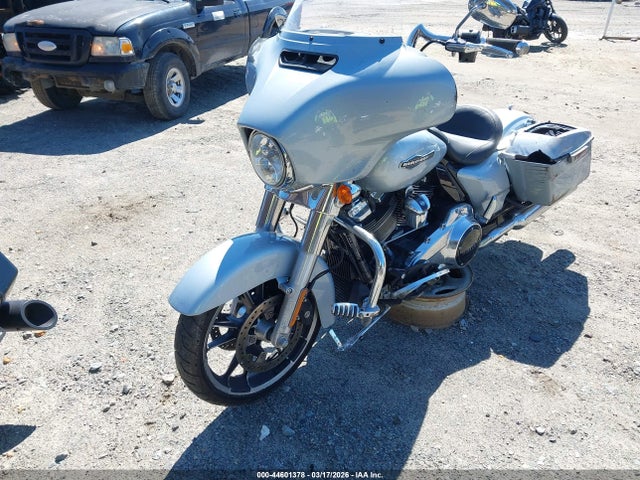 Harley-Davidson FLHX 2023 1HD1KBC12PB659757 Image 2