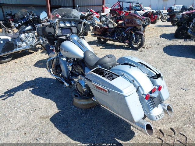 Harley-Davidson FLHX 2023 1HD1KBC12PB659757 Image 3