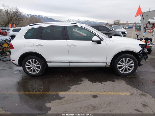 Продажа на аукционе авто 2014 Volkswagen Touareg 3.6l Sport, vin: WVGEF9BP6ED008442, номер лота: 44601427