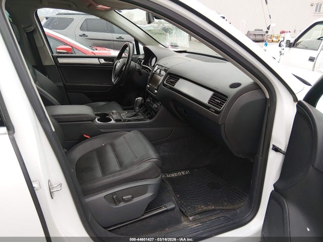 2014 VOLKSWAGEN TOUAREG WVGEF9BP6ED008442 Photo 4