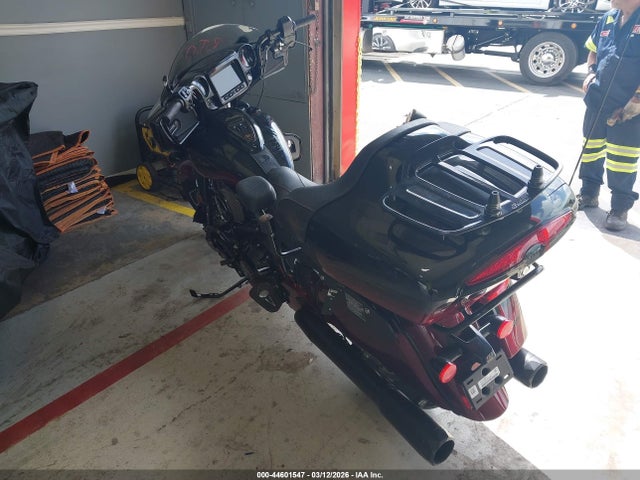 2024 INDIAN MOTORCYCLE CO. ROADMASTER 56KTKEBBXR3430997 Photo 2