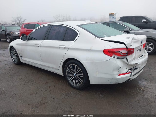 2019 BMW 530I WBAJA7C57KWW09228 Photo 2