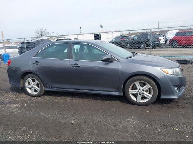 2013 Toyota Camry Se მანქანა იყიდება აუქციონზე, vin: 4T1BF1FKXDU293700, აუქციონის ნომერი: 44601604