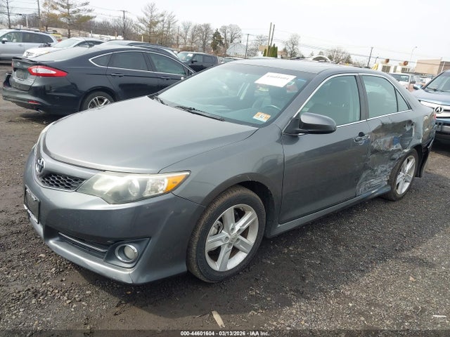 2013 Toyota Camry Se მანქანა იყიდება აუქციონზე, vin: 4T1BF1FKXDU293700, აუქციონის ნომერი: 44601604