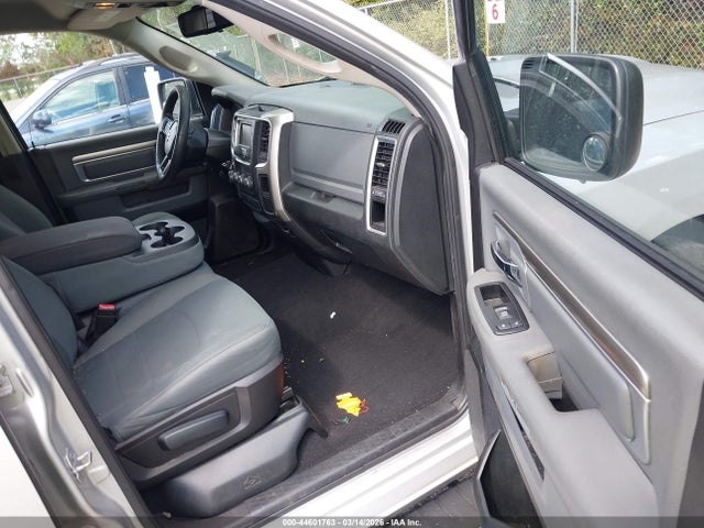 44601763 :رقم المزاد ، 1C6RR6GT6FS553157 vin ، 2015 Ram 1500 Slt مزاد بيع