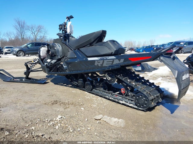 Ski Doo Renegade Adrenaline 850 2019 2BPSUFKB2KV000841 Image 3