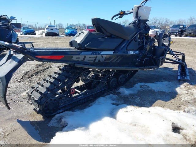 Ski Doo Renegade Adrenaline 850 2019 2BPSUFKB2KV000841 Image 4