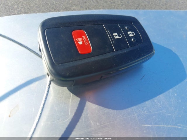 Toyota Prius Three 2018 JTDKARFU6J3553742 Image 11