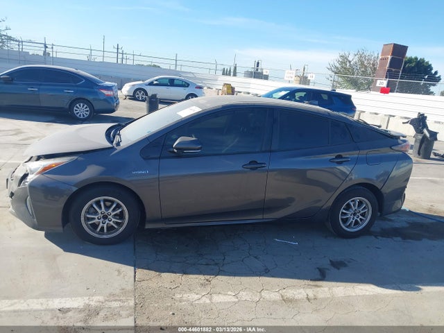Toyota Prius Three 2018 JTDKARFU6J3553742 Image 14