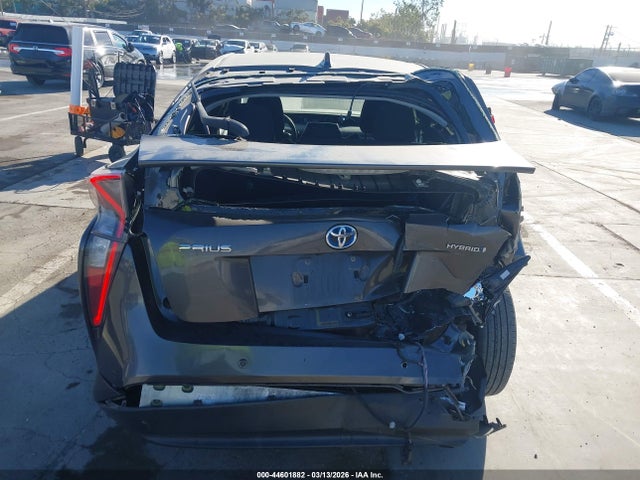 Toyota Prius Three 2018 JTDKARFU6J3553742 Image 16