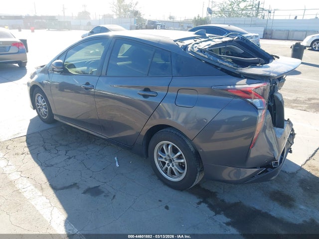 Toyota Prius Three 2018 JTDKARFU6J3553742 Image 3