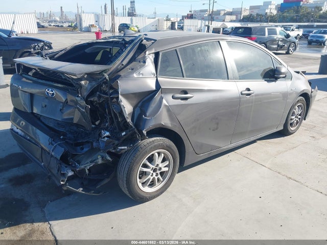 Toyota Prius Three 2018 JTDKARFU6J3553742 Image 4