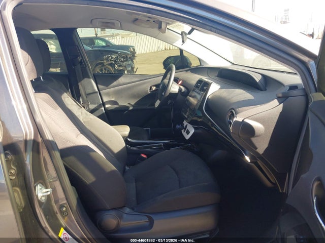Toyota Prius Three 2018 JTDKARFU6J3553742 Image 5