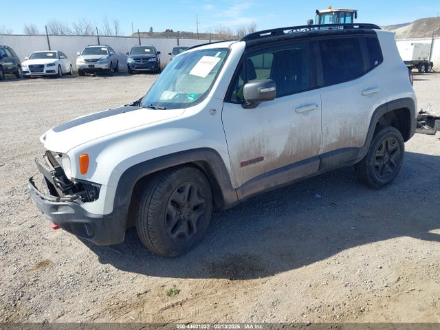 44601932 :رقم المزاد ، ZACCJBCB4JPH88747 vin ، 2018 Jeep Renegade Trailhawk 4x4 مزاد بيع