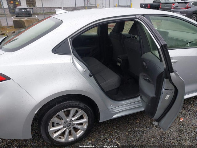 Toyota Corolla Hybrid Le 2024 JTDBCMFE6R3028441 Image 8