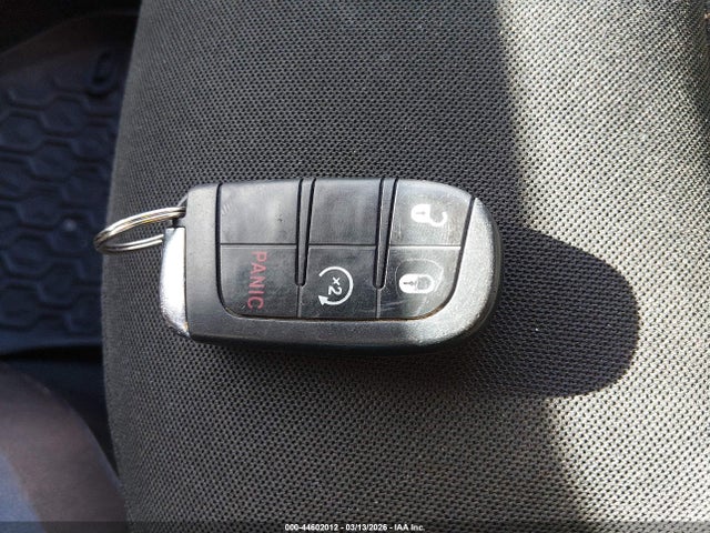 44602012 :رقم المزاد ، ZACCJBBT1FPC03155 vin ، 2015 Jeep Renegade Latitude مزاد بيع