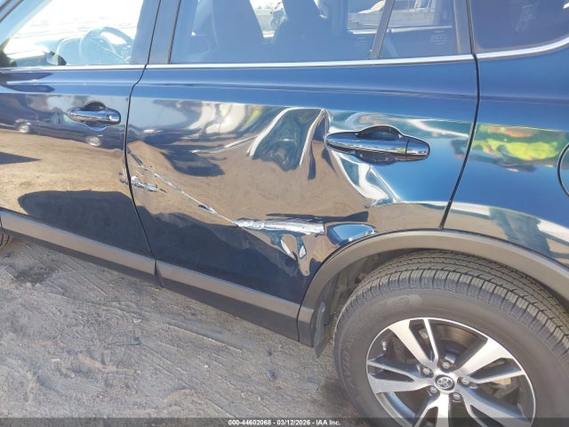 Toyota Rav4 Xle 2017 JTMWFREV3HJ714745 Image 18