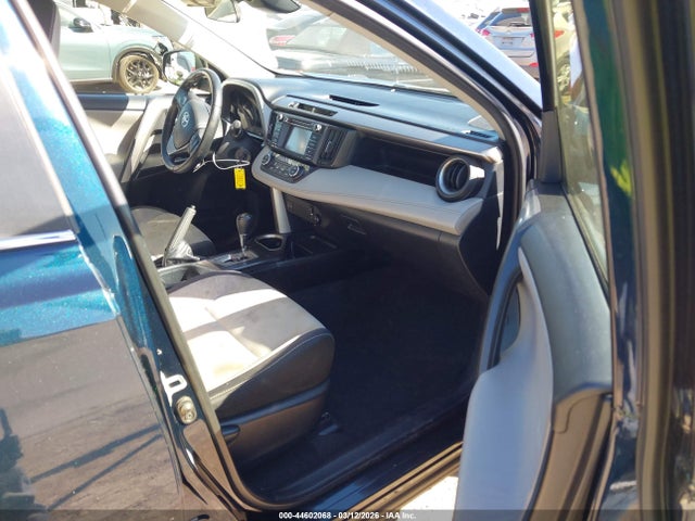 2017 TOYOTA RAV4 JTMWFREV3HJ714745 Photo 4