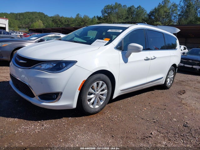 44602069 :رقم المزاد ، 2C4RC1EG0JR351329 vin ، 2018 Chrysler Pacifica Touring L Plus مزاد بيع