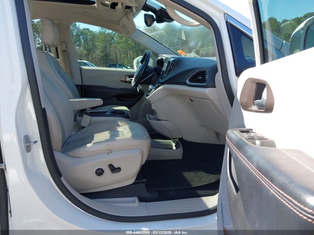 44602069 :رقم المزاد ، 2C4RC1EG0JR351329 vin ، 2018 Chrysler Pacifica Touring L Plus مزاد بيع
