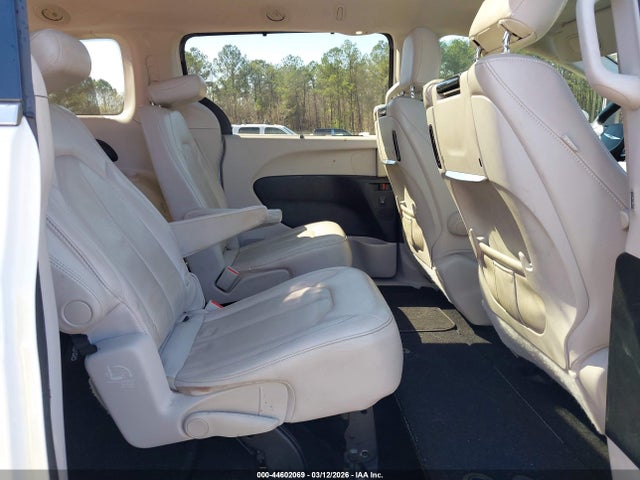 44602069 :رقم المزاد ، 2C4RC1EG0JR351329 vin ، 2018 Chrysler Pacifica Touring L Plus مزاد بيع
