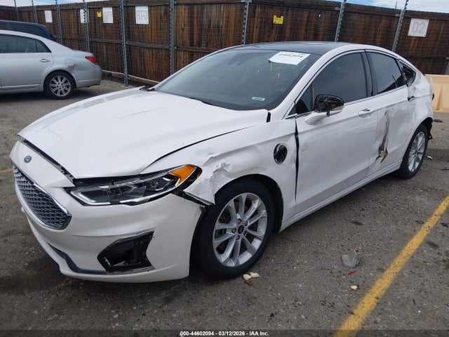 2020 Ford Fusion Plug-in Hybrid Titanium მანქანა იყიდება აუქციონზე, vin: 3FA6P0SU2LR218084, აუქციონის ნომერი: 44602094
