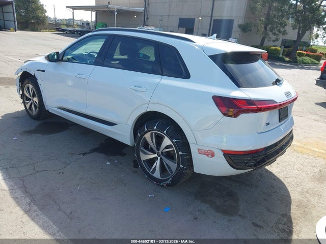2024 AUDI Q8 E-TRON WA14AAGE5RB017121 Photo 2