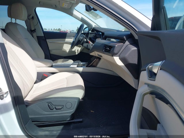 2024 AUDI Q8 E-TRON WA14AAGE5RB017121 Photo 4