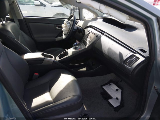 JTDKN3DU8F1910989 Toyota Prius Four