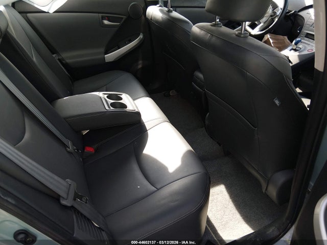 JTDKN3DU8F1910989 Toyota Prius Four