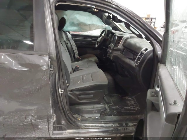 44602171 :رقم المزاد ، 1C6RRFMG0NN383723 vin ، 2022 Ram 1500 Big Horn  4x4 6'4 Box مزاد بيع