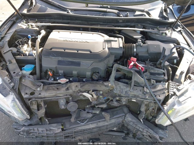 1HGCR3F98HA019638 Honda Accord Touring V6