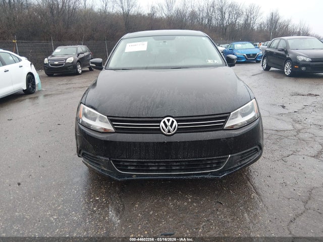 2014 Volkswagen Jetta 1.8t Se მანქანა იყიდება აუქციონზე, vin: 3VWD17AJXEM358433, აუქციონის ნომერი: 44602256