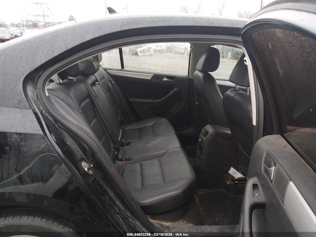 2014 Volkswagen Jetta 1.8t Se მანქანა იყიდება აუქციონზე, vin: 3VWD17AJXEM358433, აუქციონის ნომერი: 44602256