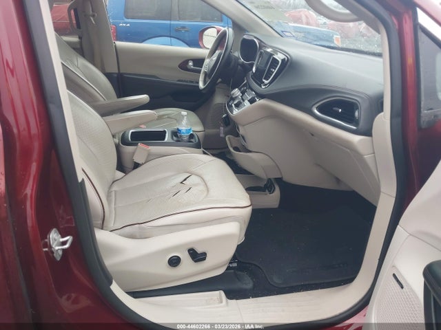 Продаж на аукціоні авто 2017 Chrysler Pacifica Limited, vin: 2C4RC1GGXHR527942, номер лоту: 44602266