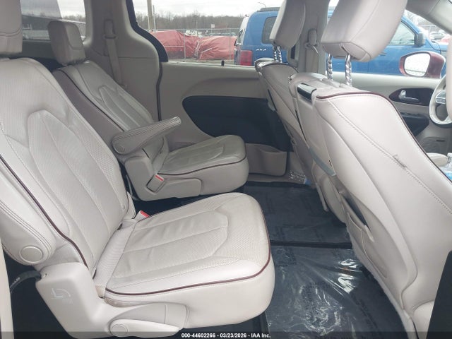 Продаж на аукціоні авто 2017 Chrysler Pacifica Limited, vin: 2C4RC1GGXHR527942, номер лоту: 44602266