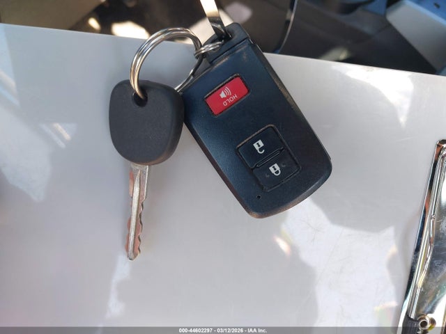 2013 TOYOTA PRIUS C JTDKDTB37D1037214 Photo 10