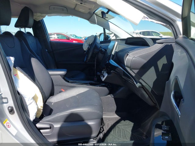 2017 TOYOTA PRIUS PRIME JTDKARFP5H3055911 Photo 4