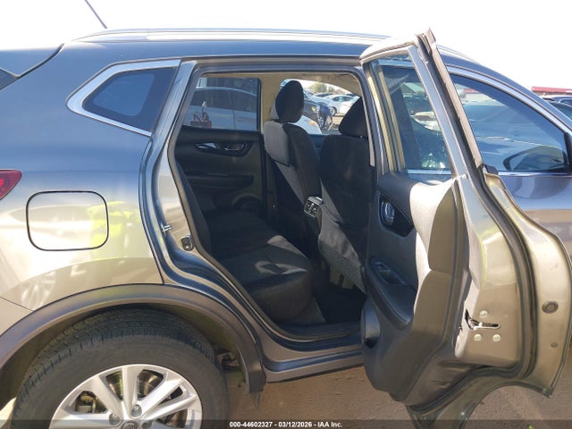 JN1BJ1CP3JW164221 Nissan Rogue Sport Sv