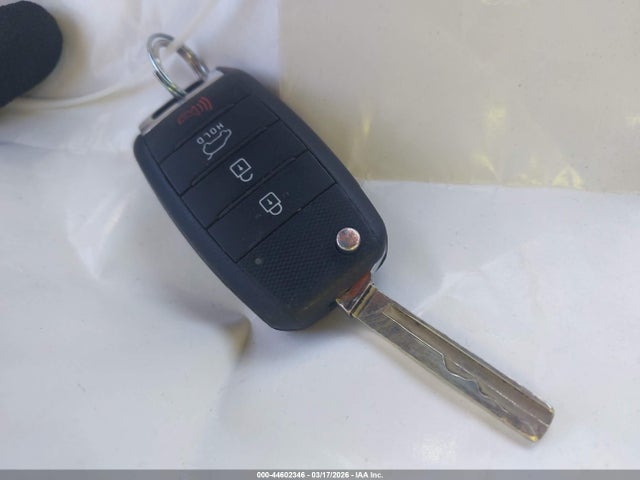 5XYPG4A35GG037706 KIA Sorento 2.4l Lx