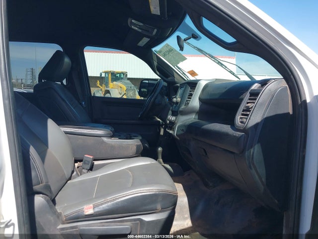 44602384 :رقم المزاد ، 3C6UR5CJXNG202427 vin ، 2022 Ram 2500 Tradesman  4x4 6'4 Box مزاد بيع