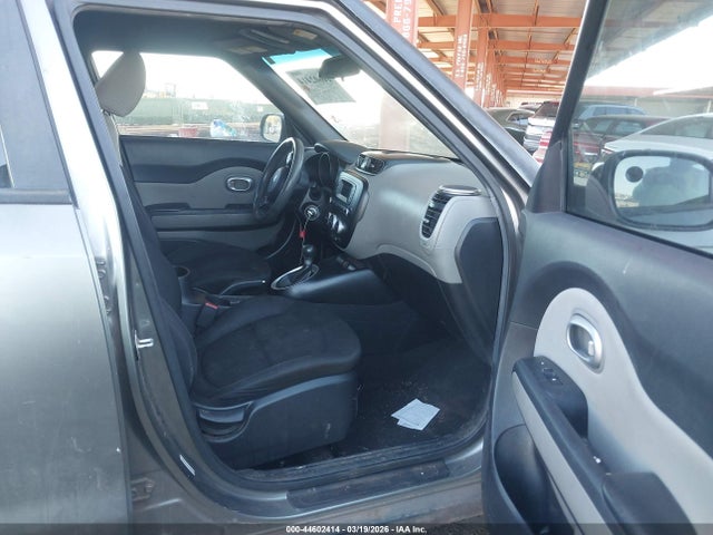 2015 Kia Soul მანქანა იყიდება აუქციონზე, vin: KNDJN2A25F7142703, აუქციონის ნომერი: 44602414