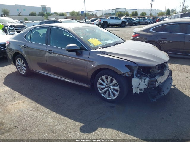 4T1B11HK5KU229735 Toyota CAMRY LE